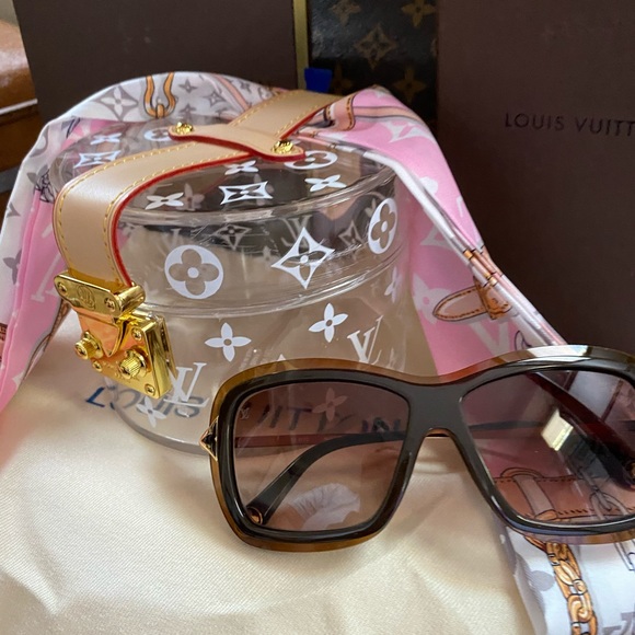 Tiny bitsy clear box clutch purse/hand bag - Picture 8 of 16